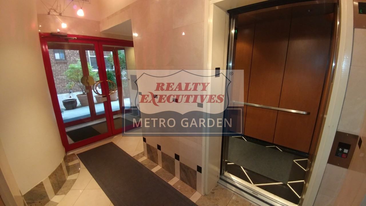 67-39 Clyde Street - Photo 3 of 36