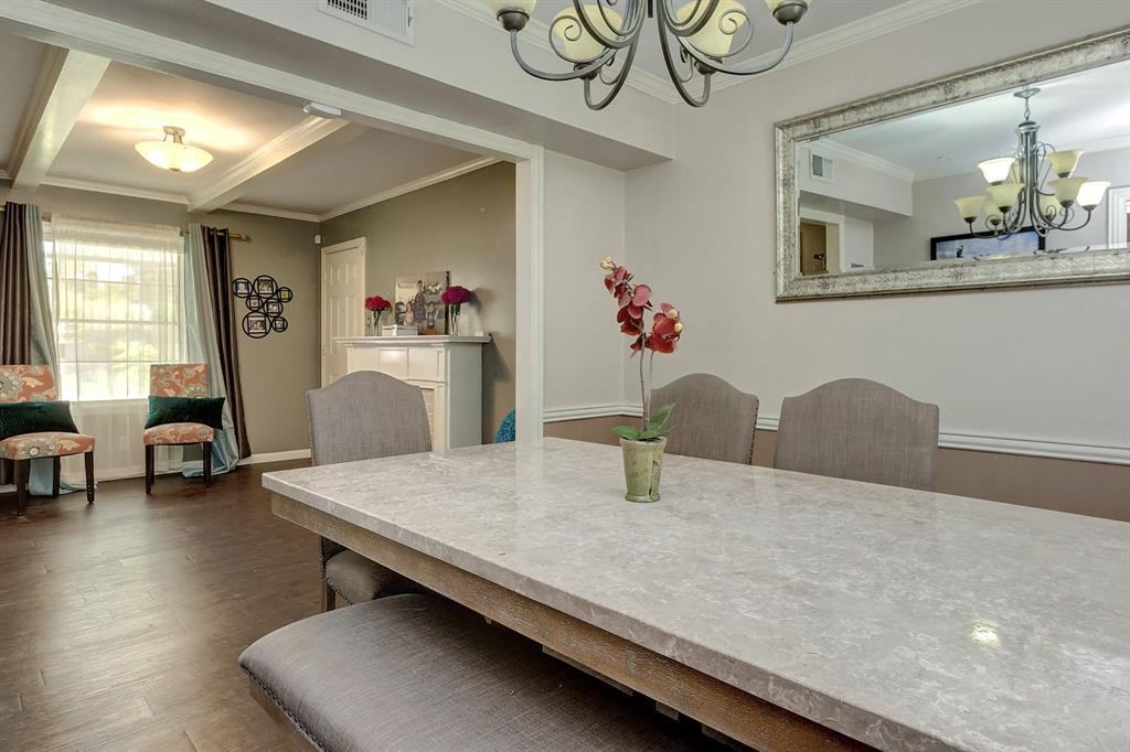 1306 Bridle Spur Ln - Photo 3 of 11