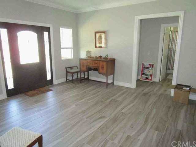 217 S Glengrove Ave - Photo 3 of 14