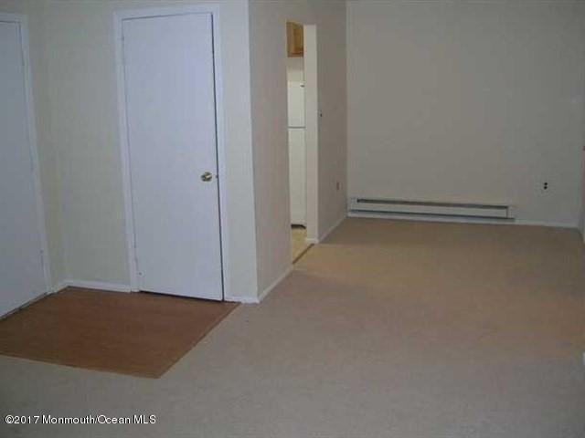 92 Arrowood Rd - Photo 3 of 8