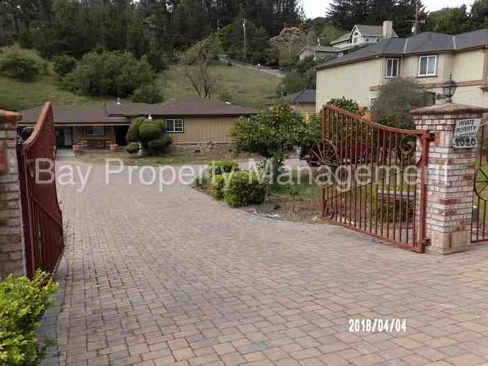 1020 Carr Ave - Photo 2 of 24