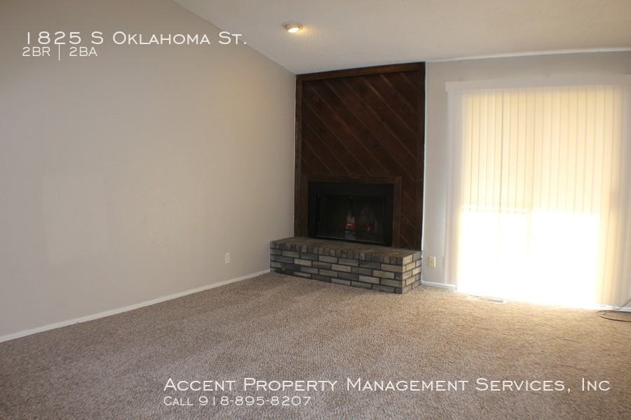 1825 S Oklahoma St - Photo 2 of 9