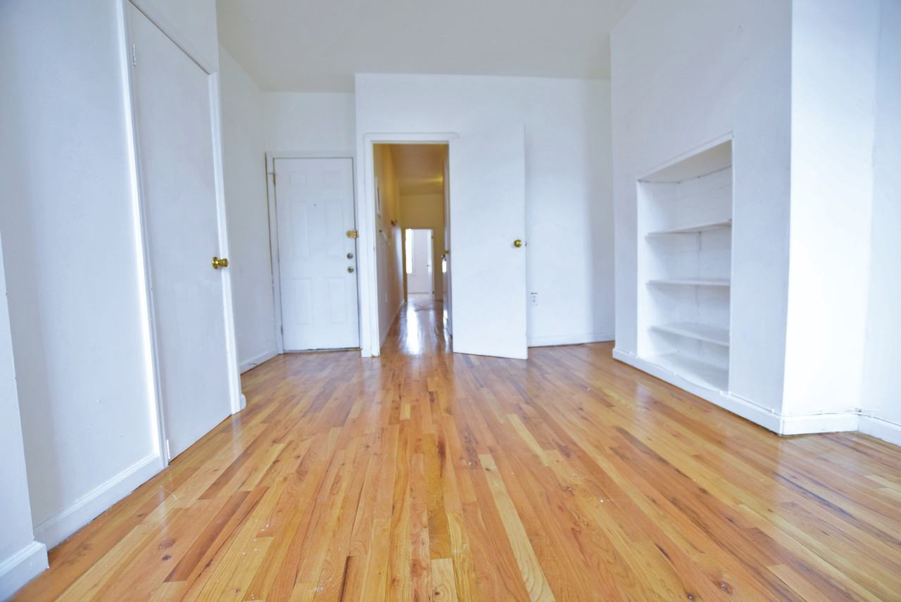 256 Stagg Street #rr