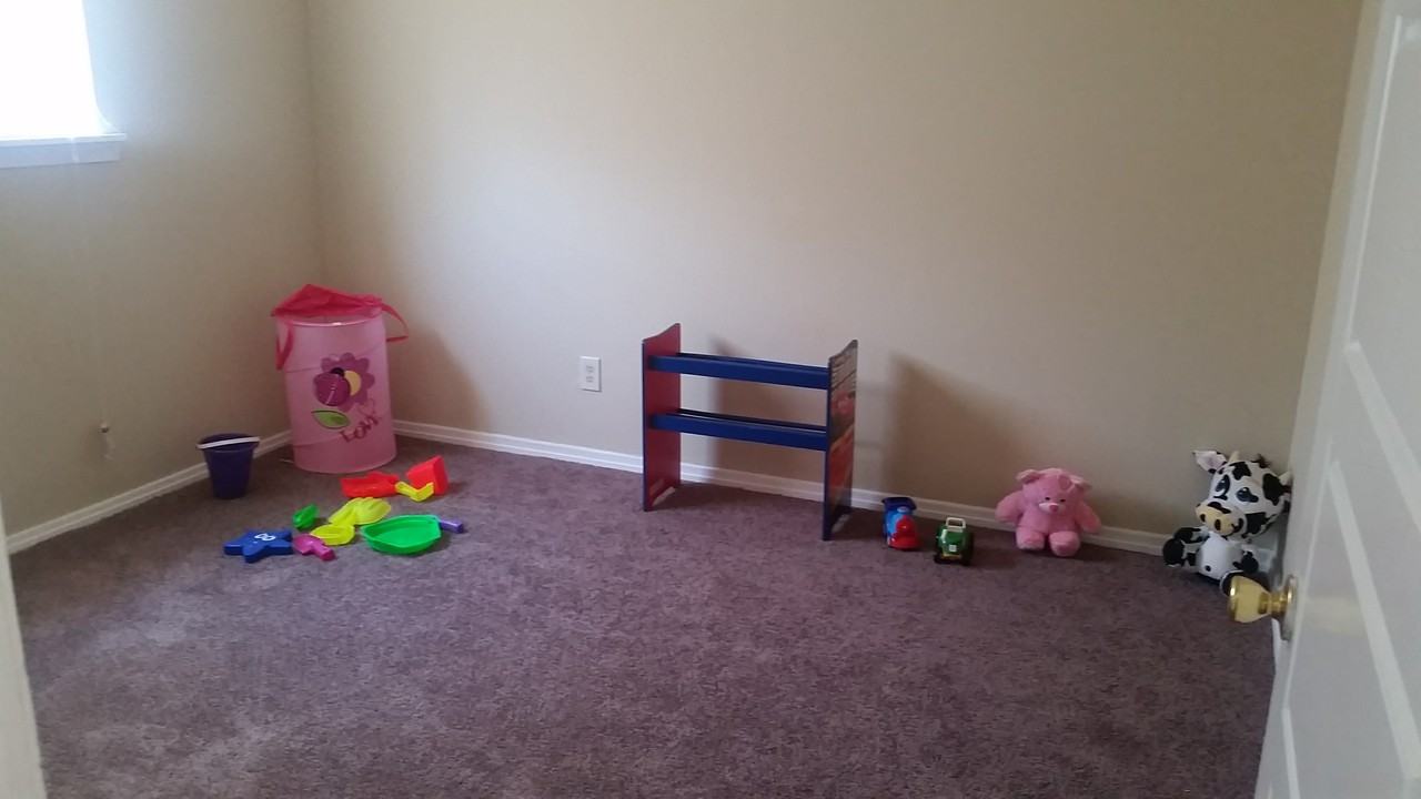 1058 Poplar Ave. - Photo 2 of 2