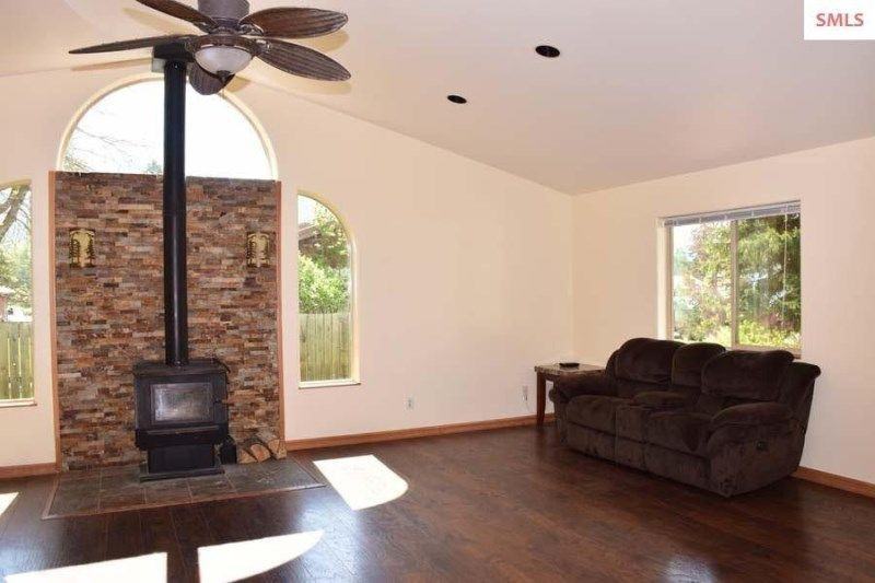 3 Bryan Dr - Photo 3 of 8