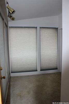 59 N Chestnut St - Photo 3 of 10