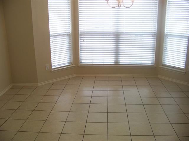 2771 Avery Dr - Photo 2 of 9