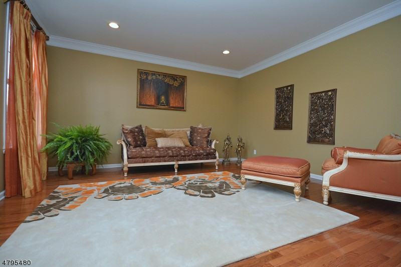 9 Oak Ln - Photo 2 of 25