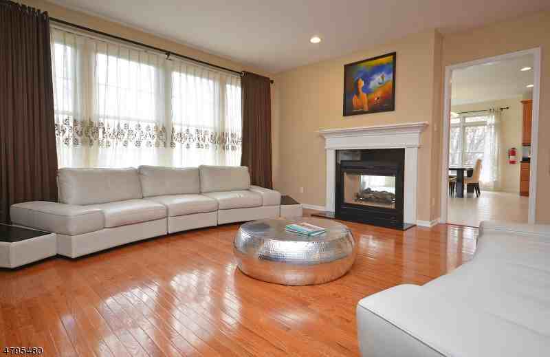 9 Oak Ln - Photo 3 of 25