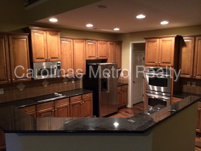 10203 Linksland Dr - Photo 2 of 11
