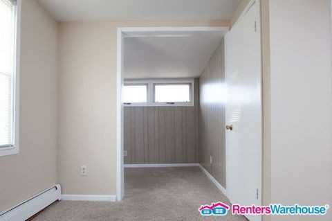 257 Frost St W - Photo 3 of 11