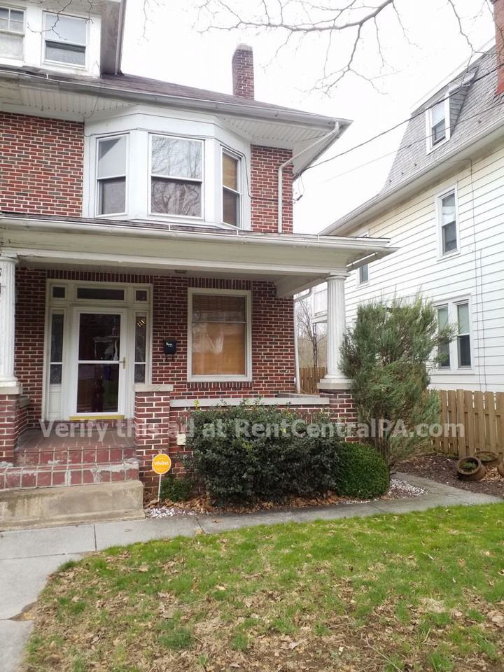 222 E Penn Ave - Photo 2 of 27