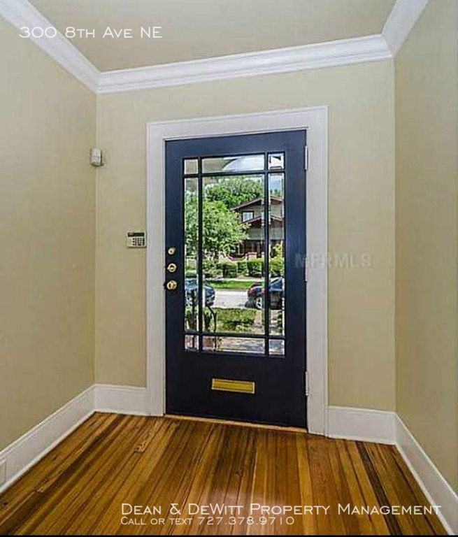 300 8th Ave NE - Photo 3 of 11