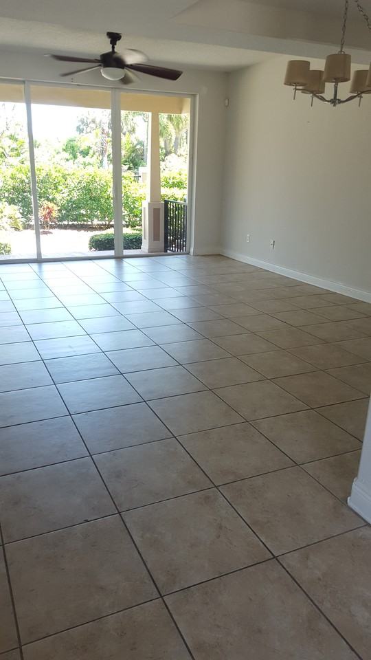 3655 NE Pineapple Ave - Photo 2 of 3