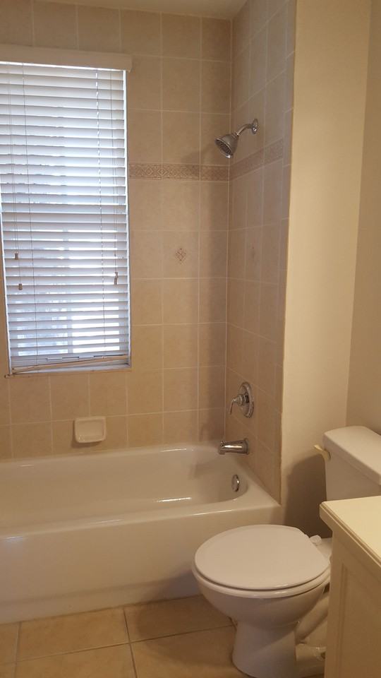 3655 NE Pineapple Ave - Photo 3 of 3