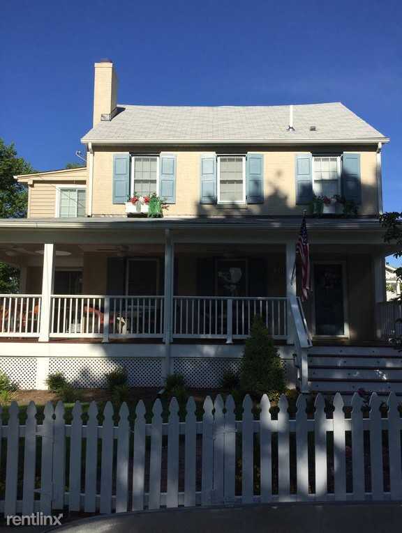 706 Little St - Photo 2 of 29