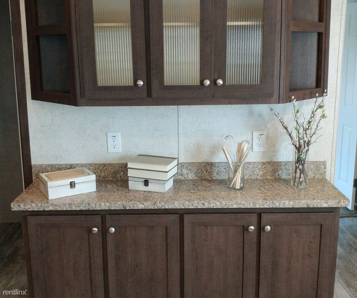558 Danlee Dr - Photo 2 of 18