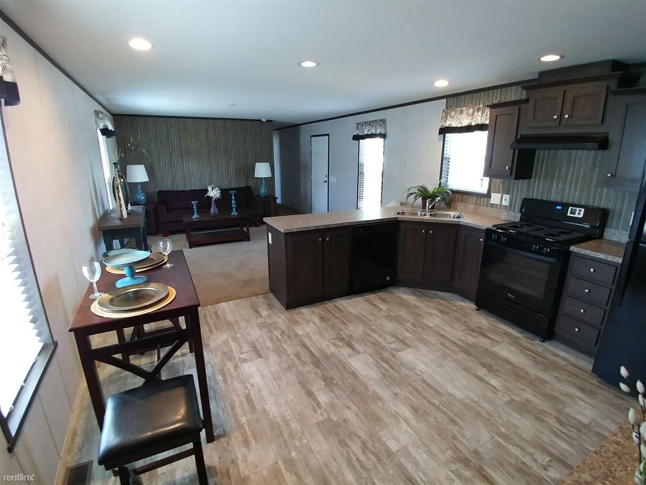 558 Danlee Dr - Photo 3 of 18