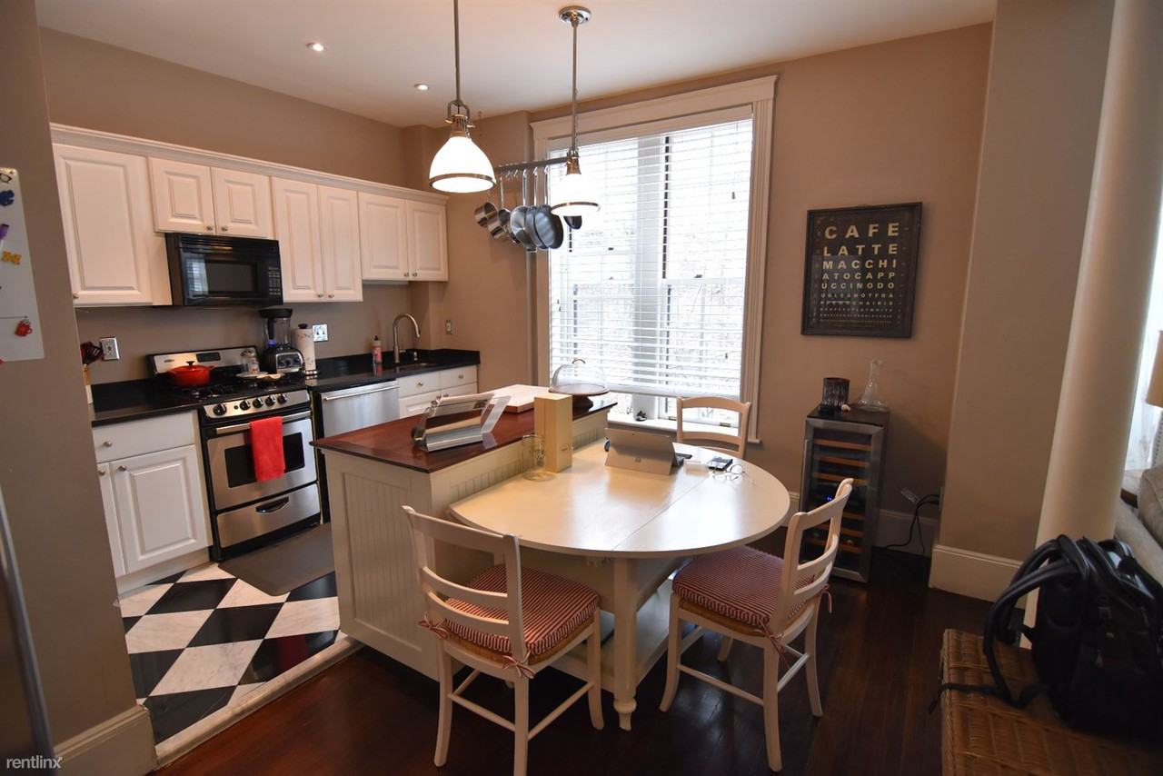 1535 Beacon St - Photo 3 of 12