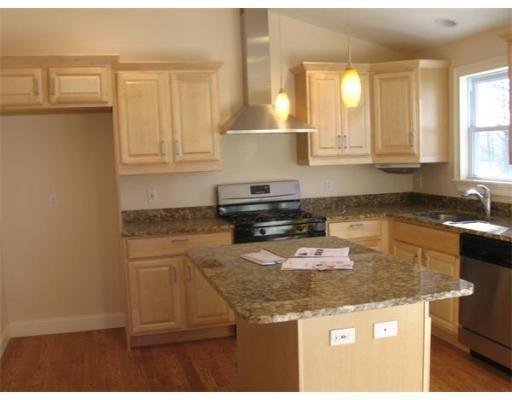 292 Spruce St 2R - Photo 3 of 3