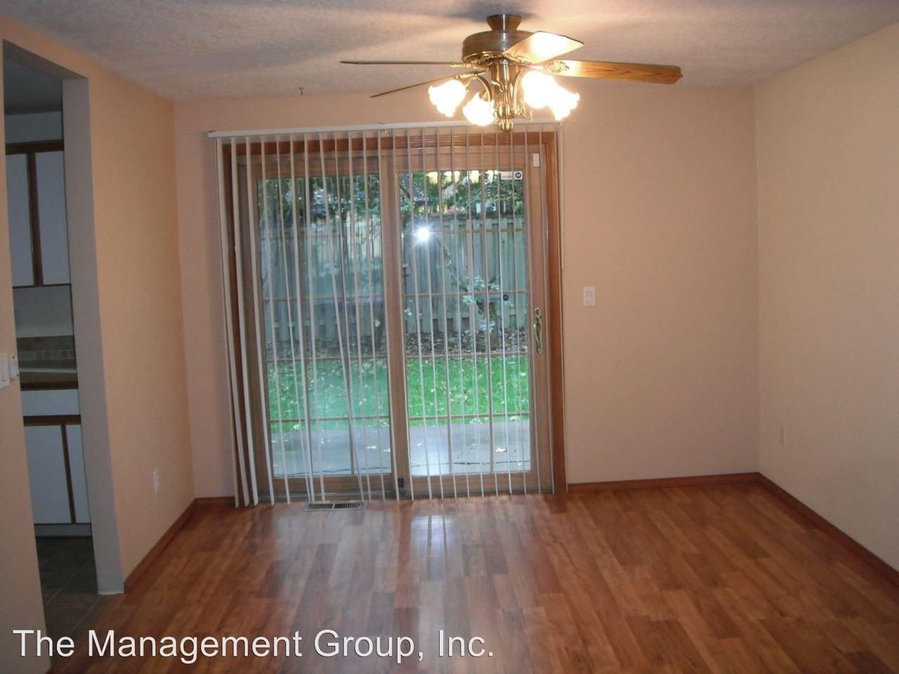 601 NE 112th St - Photo 3 of 11