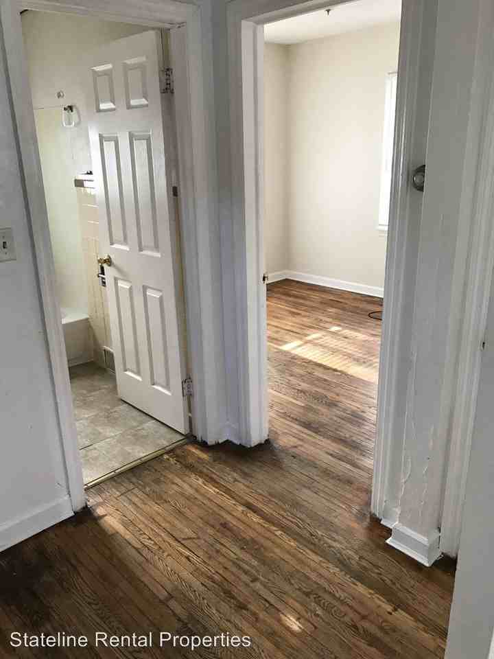 3308 Blackstone Ave - Photo 3 of 5