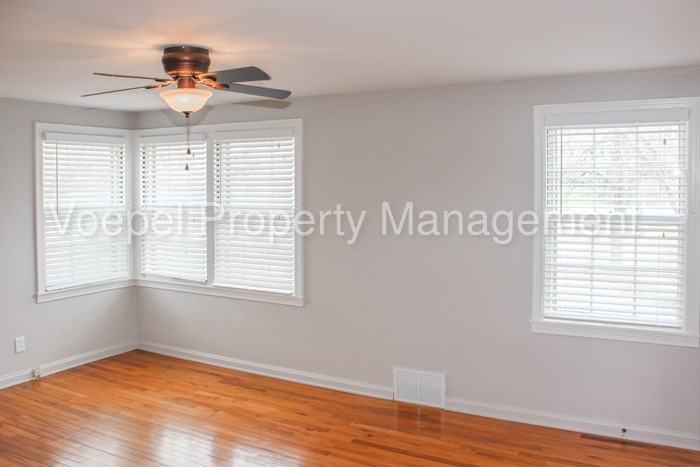 434 E 63rd Terrace - Photo 2 of 18