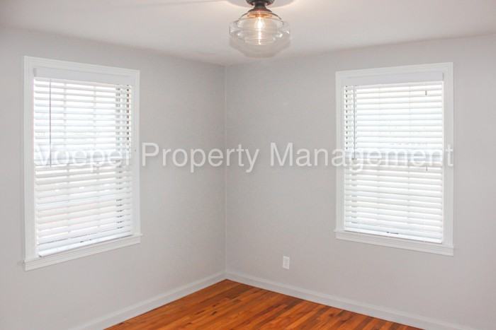 434 E 63rd Terrace - Photo 3 of 18