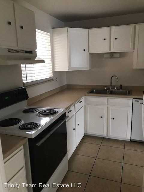 1365 Miramonte Ct - Photo 2 of 9