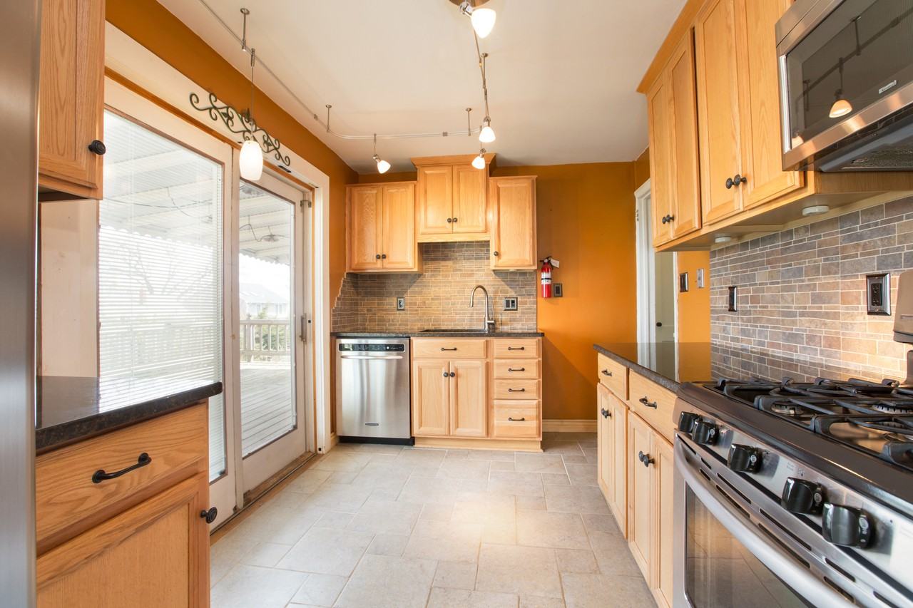 90 Stanley St - Photo 3 of 24