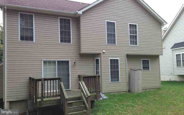1204 Lakeview Pkwy - Photo 2 of 15