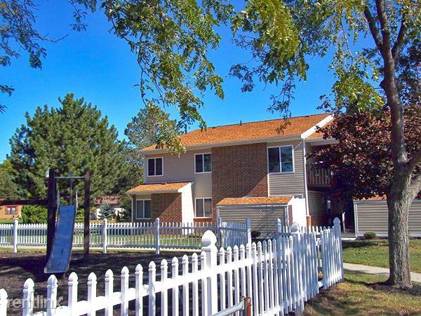 111 Willard Ct - Photo 3 of 6