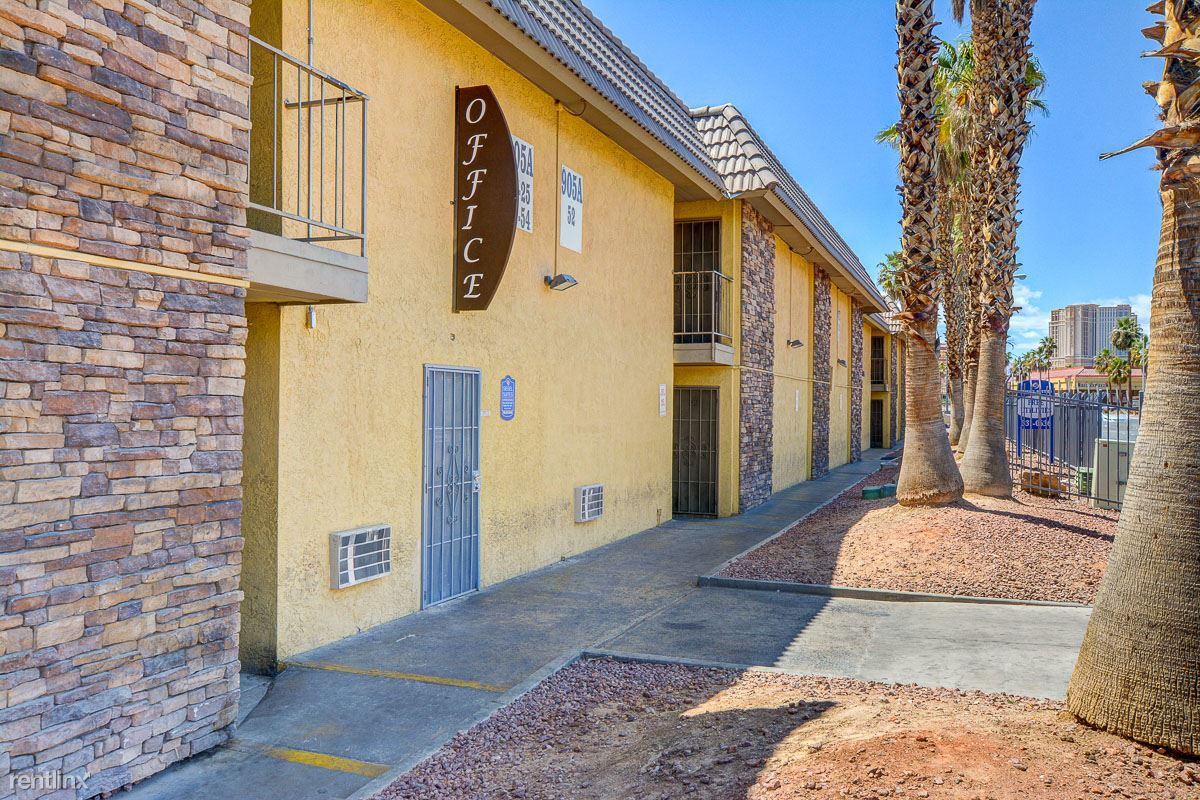 Siegel Suites - Twain 2 - Photo 2 of 12