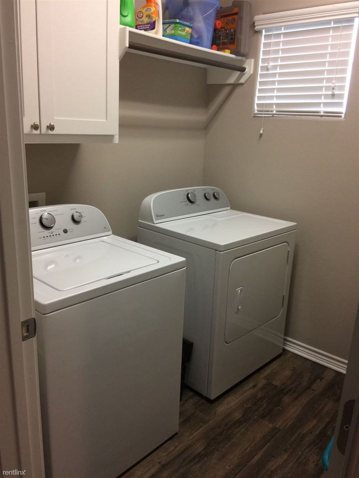 417 Kate Ln - Photo 3 of 8