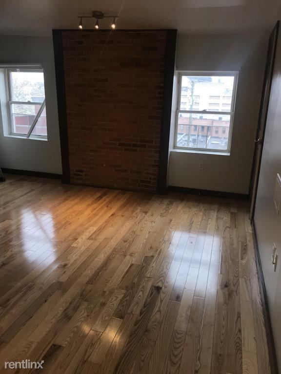 925 N Calvert St - Photo 2 of 5