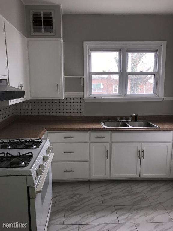 803 N Woodington Rd - Photo 3 of 14