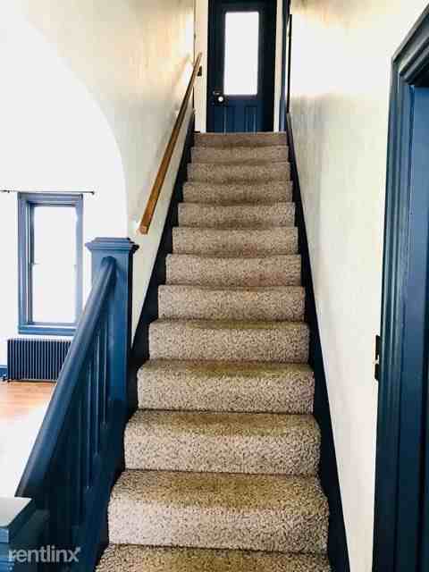 142 S Main St - Photo 2 of 12