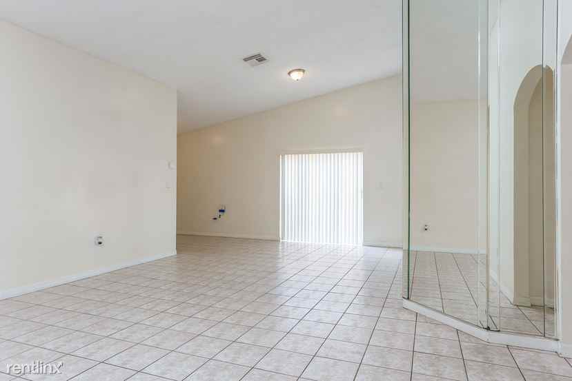 925 NW 128th Pl - Photo 2 of 20