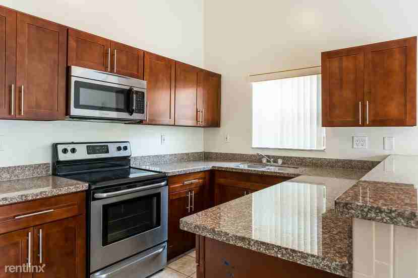 925 NW 128th Pl - Photo 3 of 20