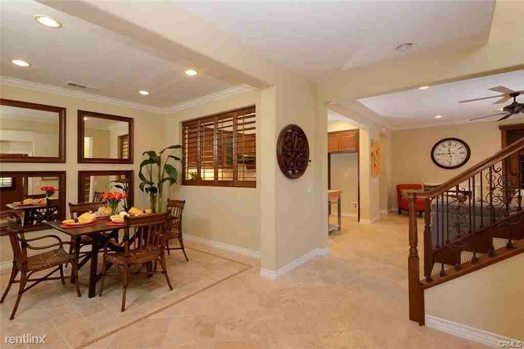 15220 Davenport St - Photo 2 of 14