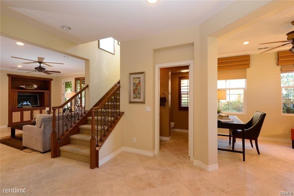 15220 Davenport St - Photo 3 of 14