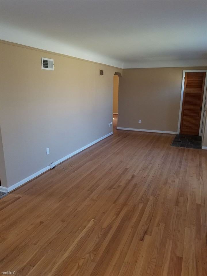 14646 Trenton Rd - Photo 3 of 13