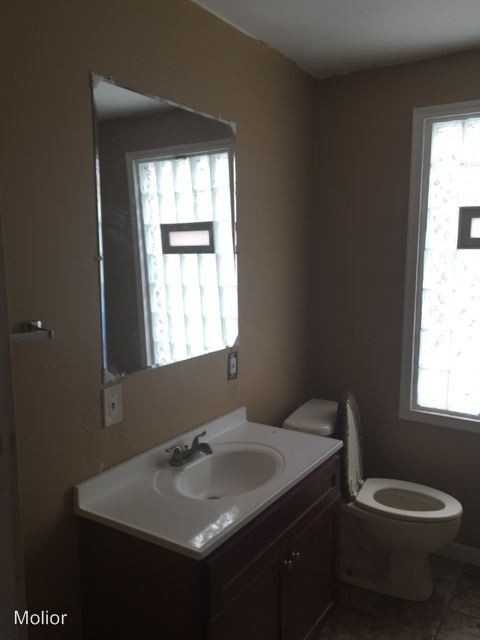 10 Langmeyer Ave - Photo 3 of 8