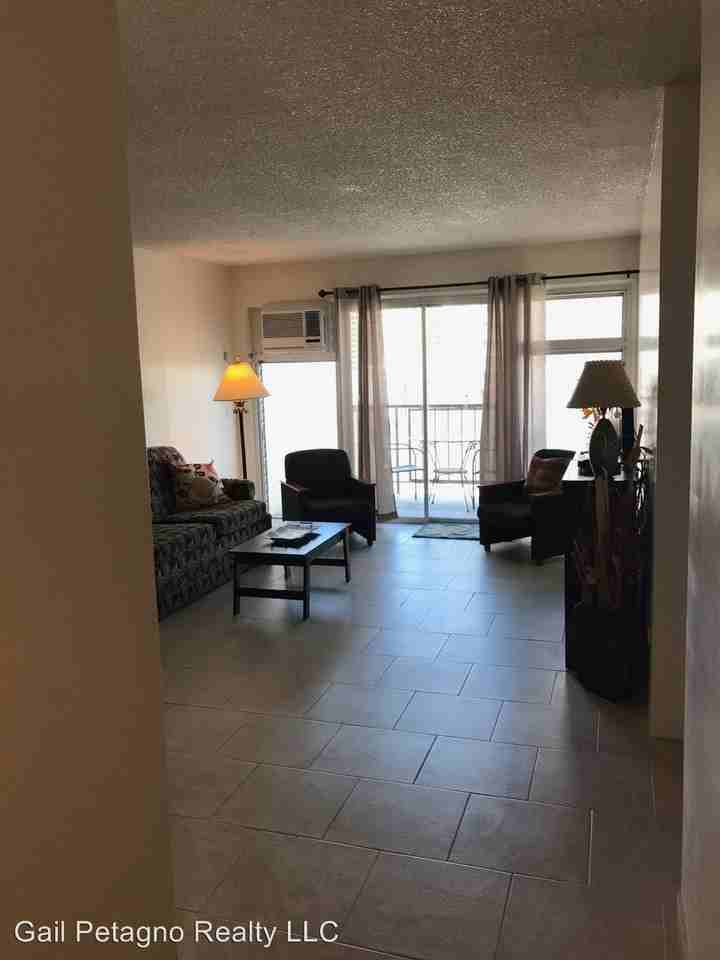 2464 Prince Edward St #1706