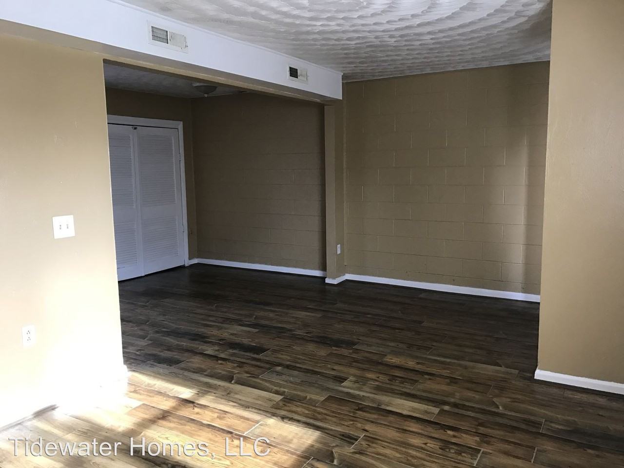 909 E Liberty St - Photo 2 of 10