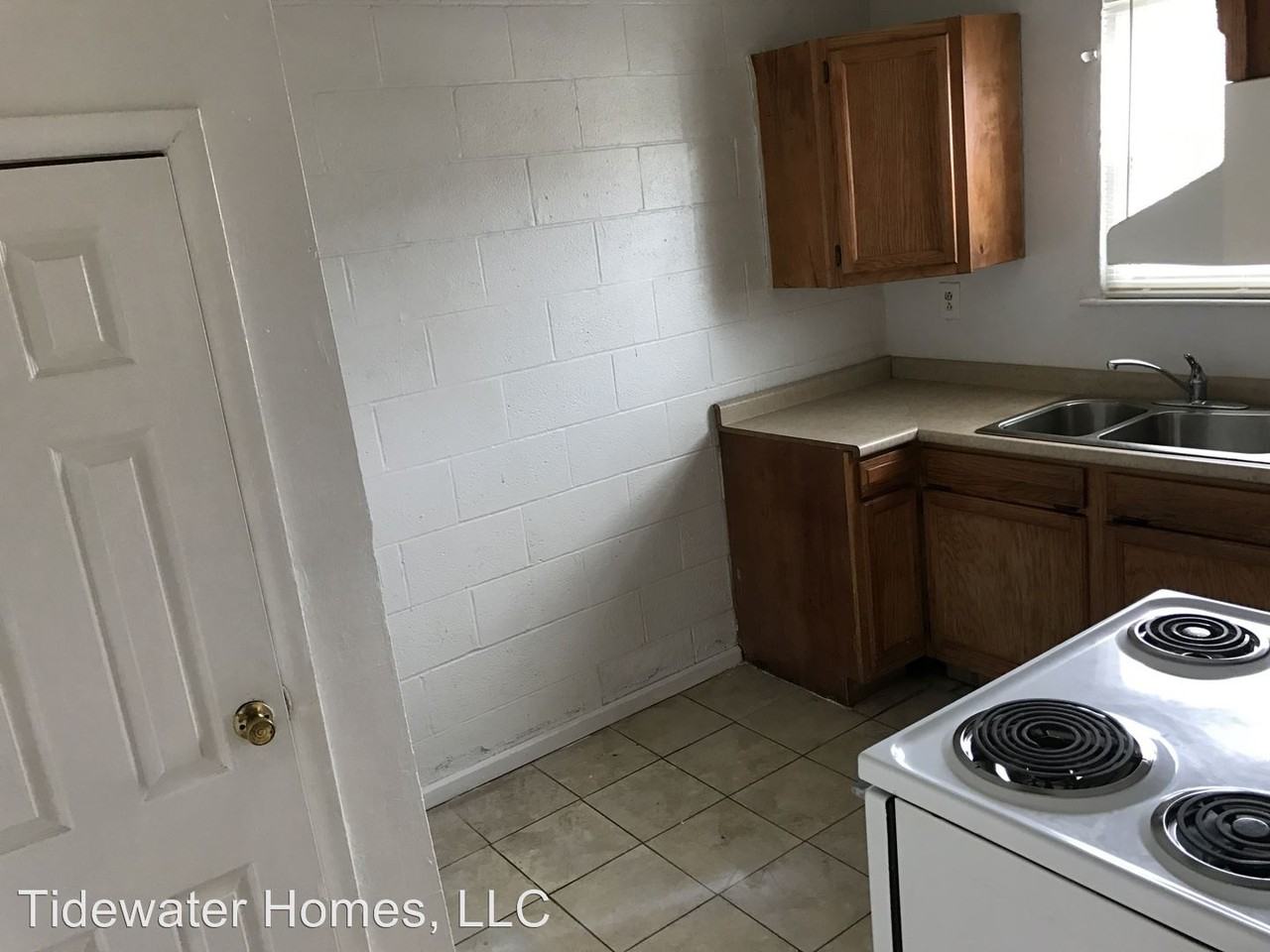 909 E Liberty St - Photo 3 of 10