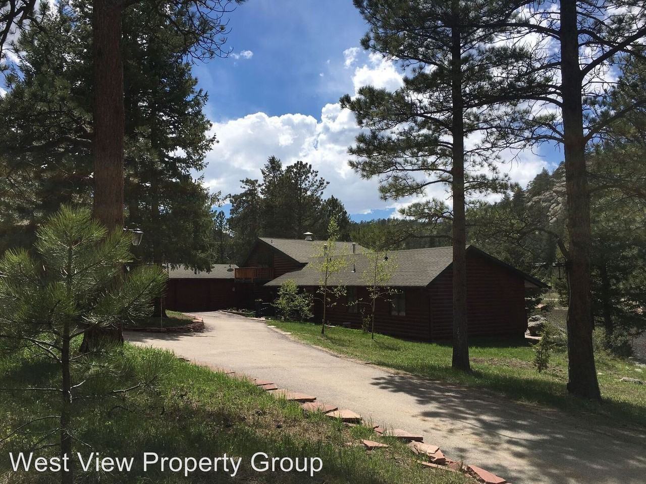 527 Hickory Dr - Photo 2 of 14