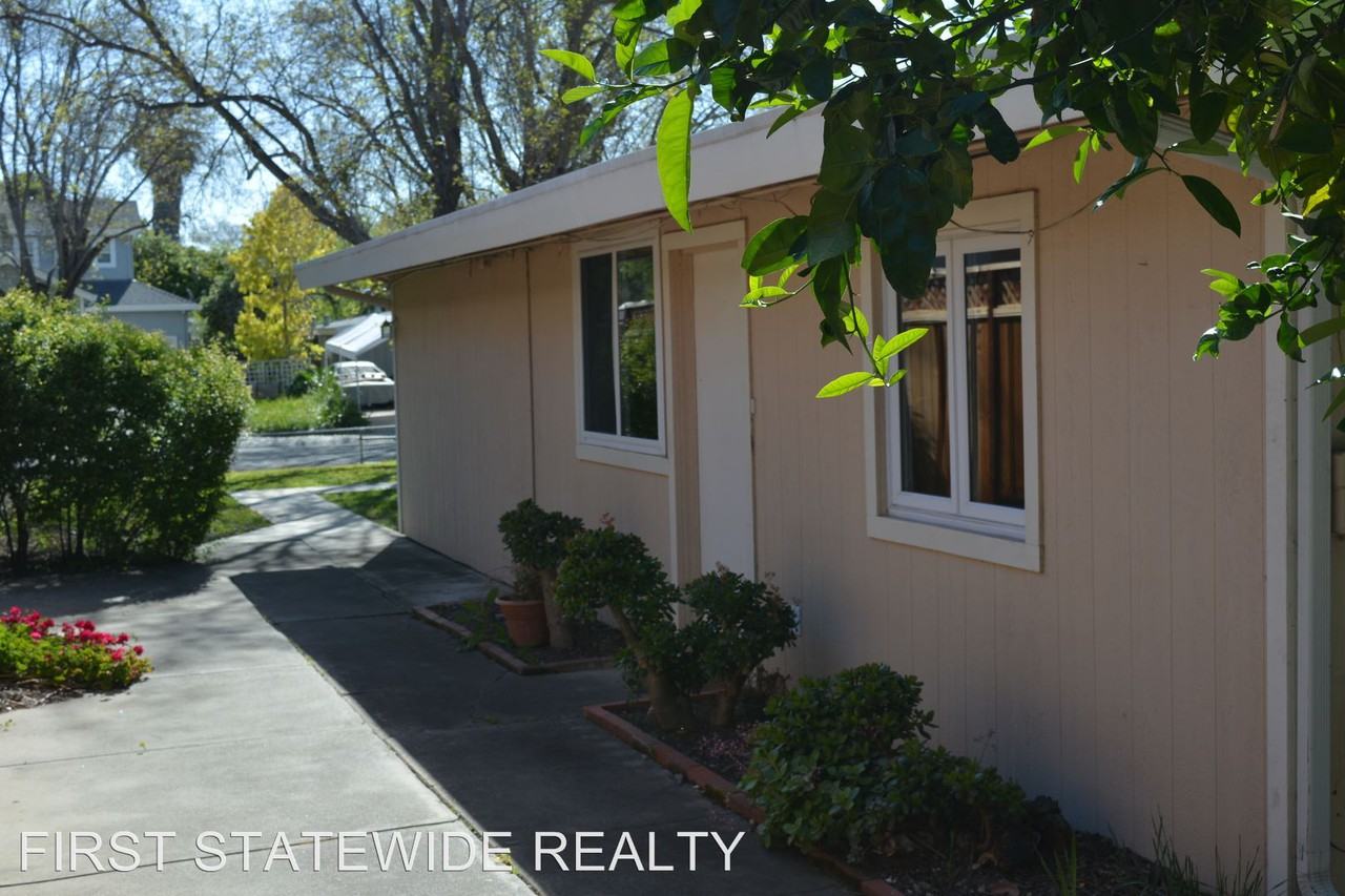 10311 Johnson Ave - Photo 3 of 13