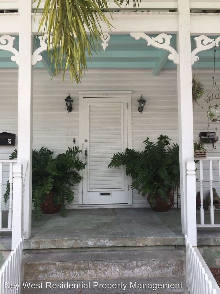 504 Simonton St - Photo 2 of 15