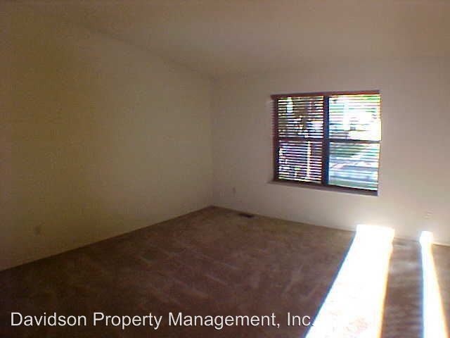 5860 Pemberton Way - Photo 3 of 15